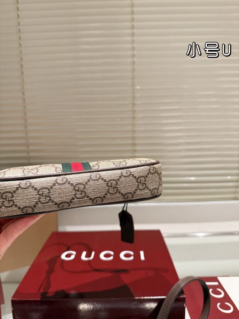 GUCCI 小号U型包 ブラウン 1色入 🛍️ - 画像 6
