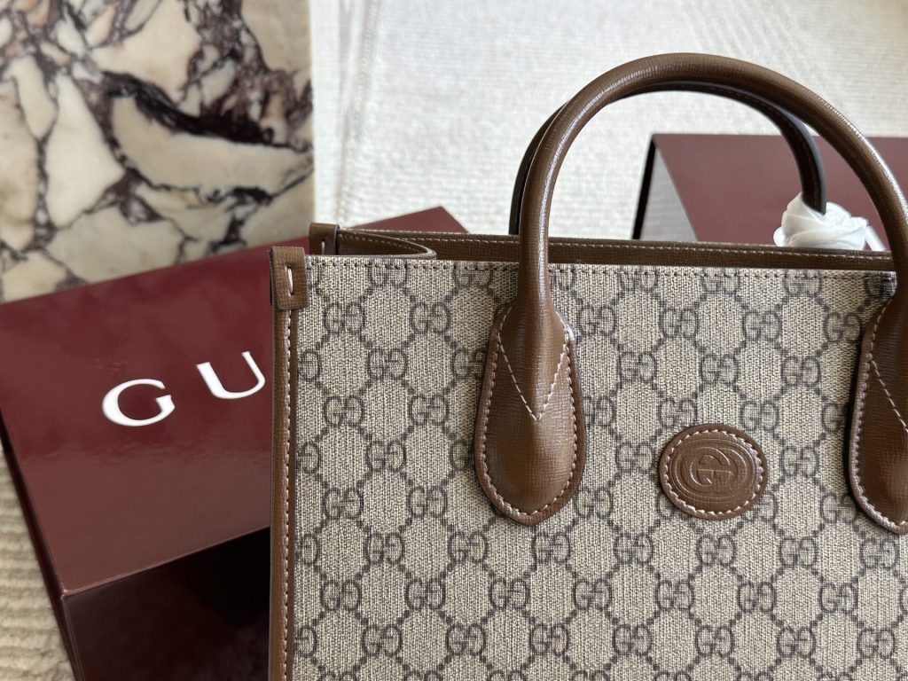 高級感のある GUCCI ショルダーバッグ 2色入 🧳 - 画像 2