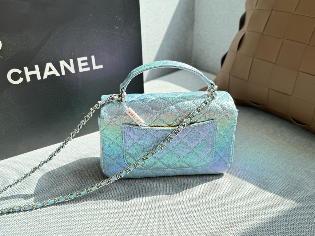 Chanel ミニキャビア ミニバッグ 20cm ミラーレザー 2色入 💎 - 画像 3