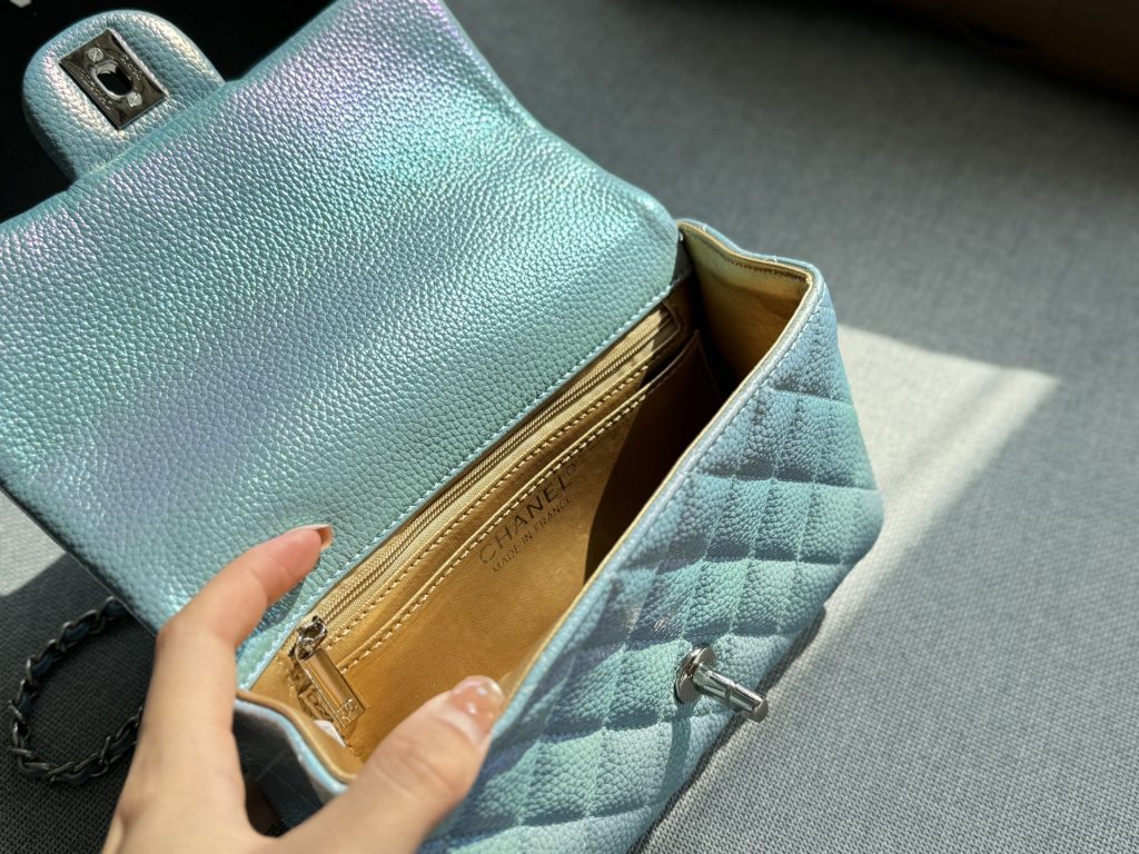 Chanel ミニキャビア ミニバッグ 20cm ミラーレザー 2色入 💎 - 画像 7