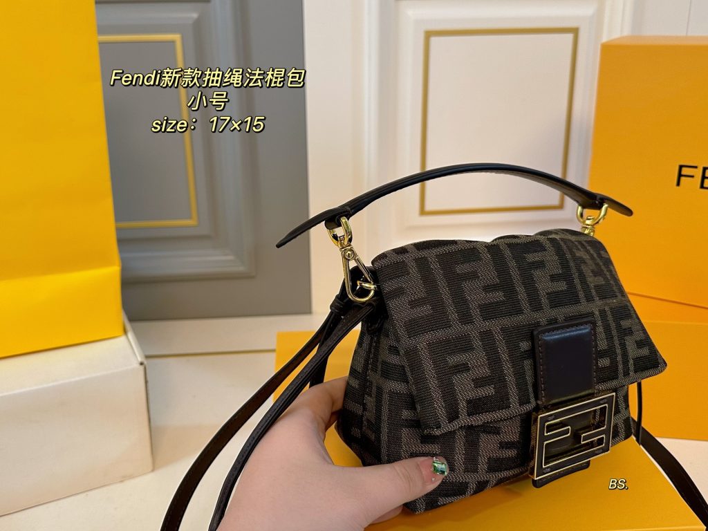 Fendi 新作 ブランド ポーチ ファンシー バッグ 17×15cm 🎩 - 画像 3