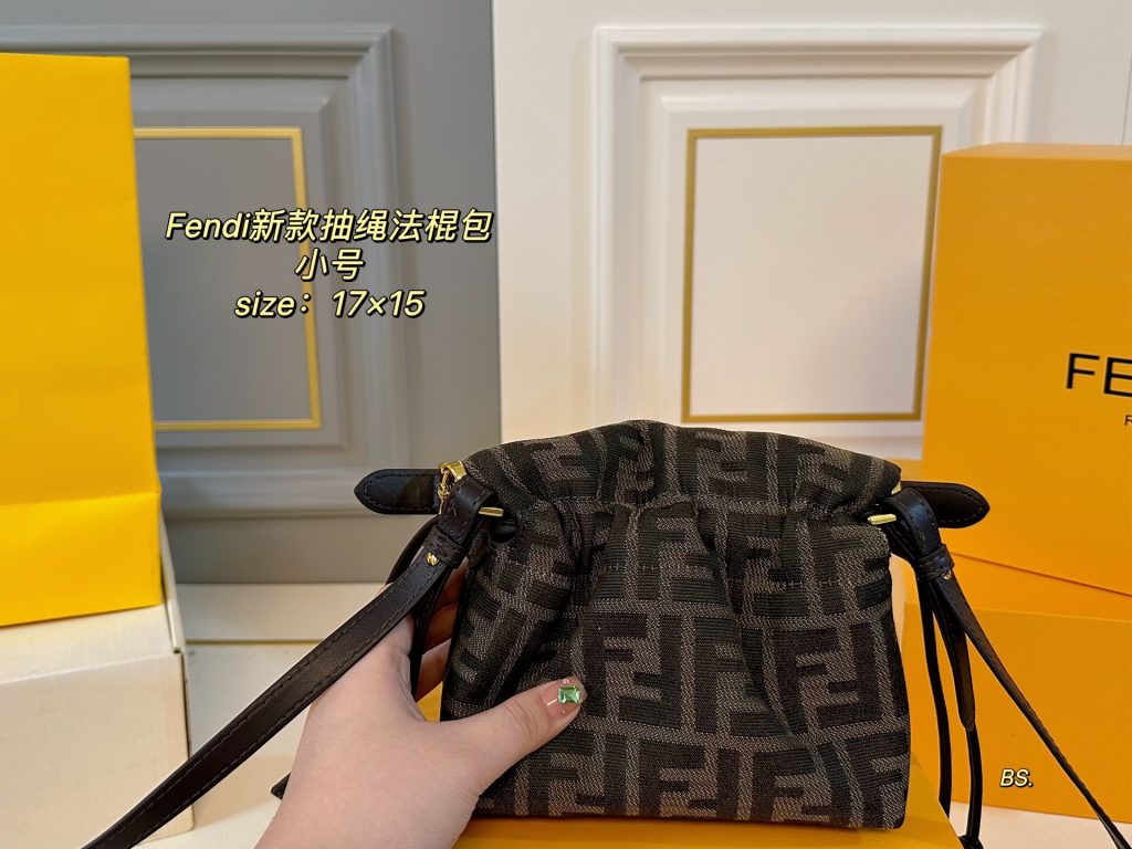 Fendi 新作 ブランド ポーチ ファンシー バッグ 17×15cm 🎩 - 画像 7