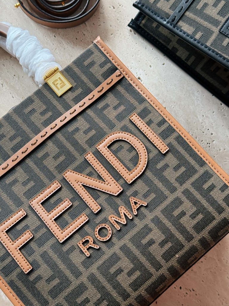 FENDI ロマ キャップトート 2色入 🖤✨ - 画像 4