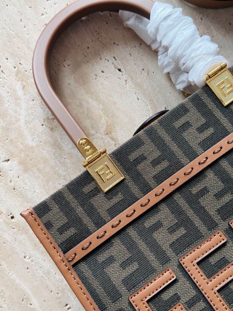 FENDI ロマ キャップトート 2色入 🖤✨ - 画像 5