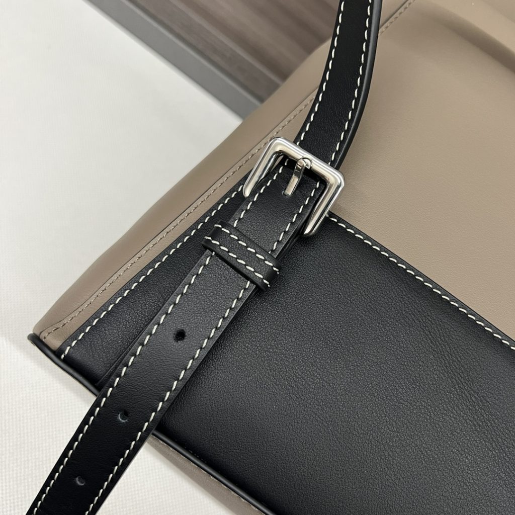 ロエベ バッグ 二つ折りバックパック 2色 🧳 - 画像 7