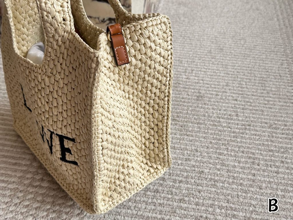 ロエベ 草編みトートバッグ ロゴ刺繍 ブラウンストラップ 1色入 🌞 - 画像 2