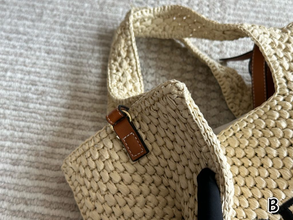 ロエベ 草編みトートバッグ ロゴ刺繍 ブラウンストラップ 1色入 🌞 - 画像 7