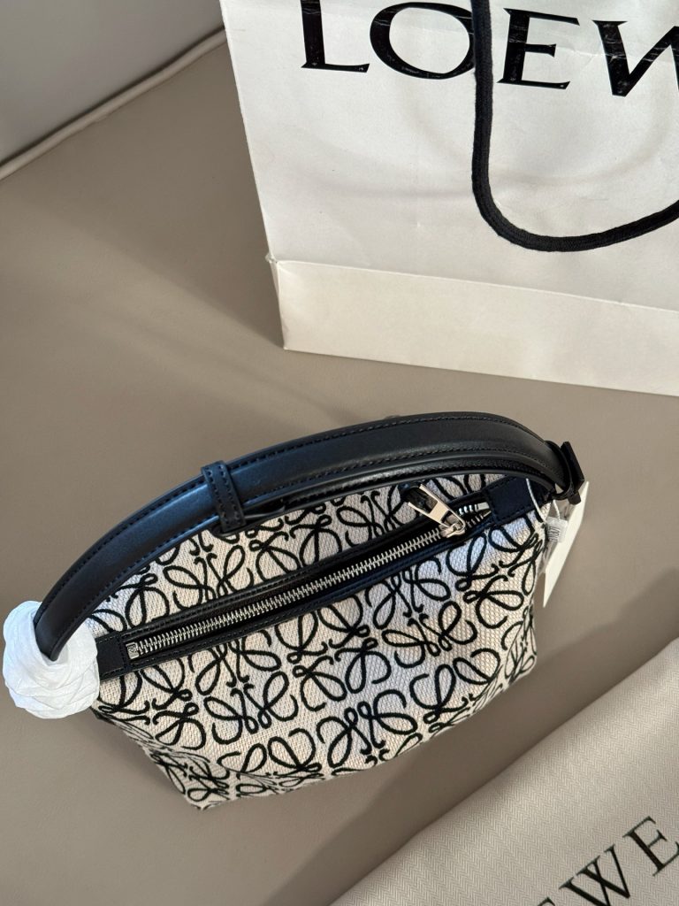 Loewe CUBI バッグ ブラック×ベージュ ロゴ柄 2wayハンドバッグ 🖤 - 画像 6