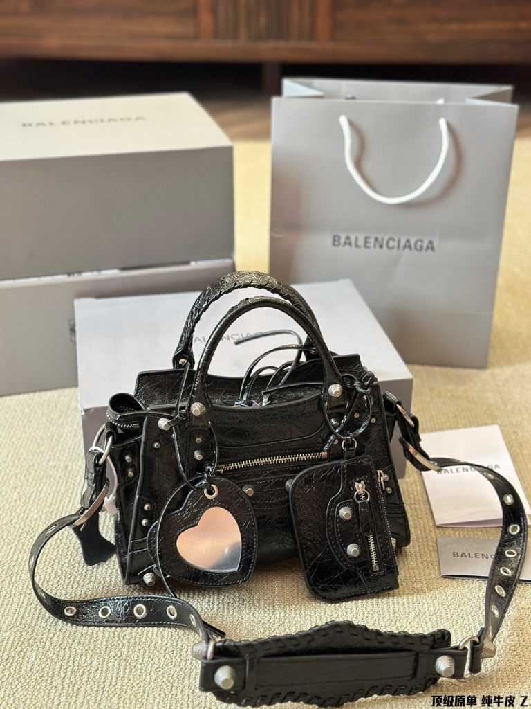 BALENCIAGA バレンシアガ ミニショルダーバッグ 黒 1色入 🖤 - 画像 2