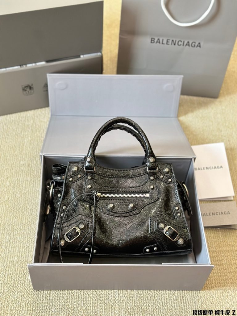 BALENCIAGA バレンシアガ ミニショルダーバッグ 黒 1色入 🖤 - 画像 3