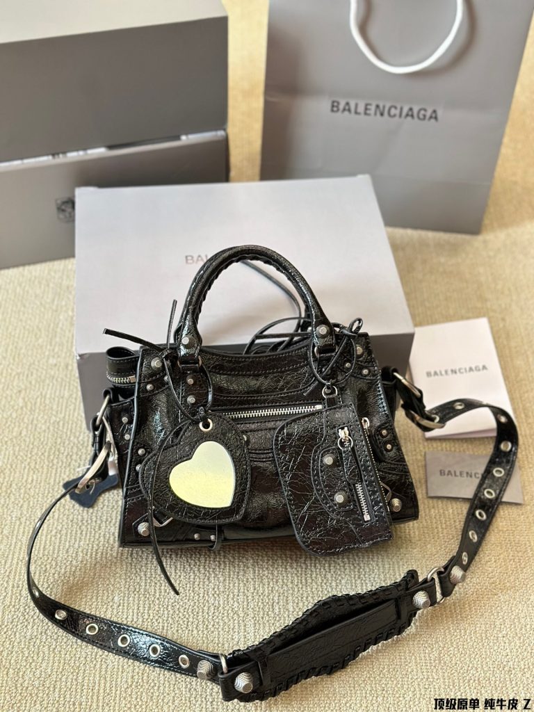 BALENCIAGA バレンシアガ ミニショルダーバッグ 黒 1色入 🖤 - 画像 4