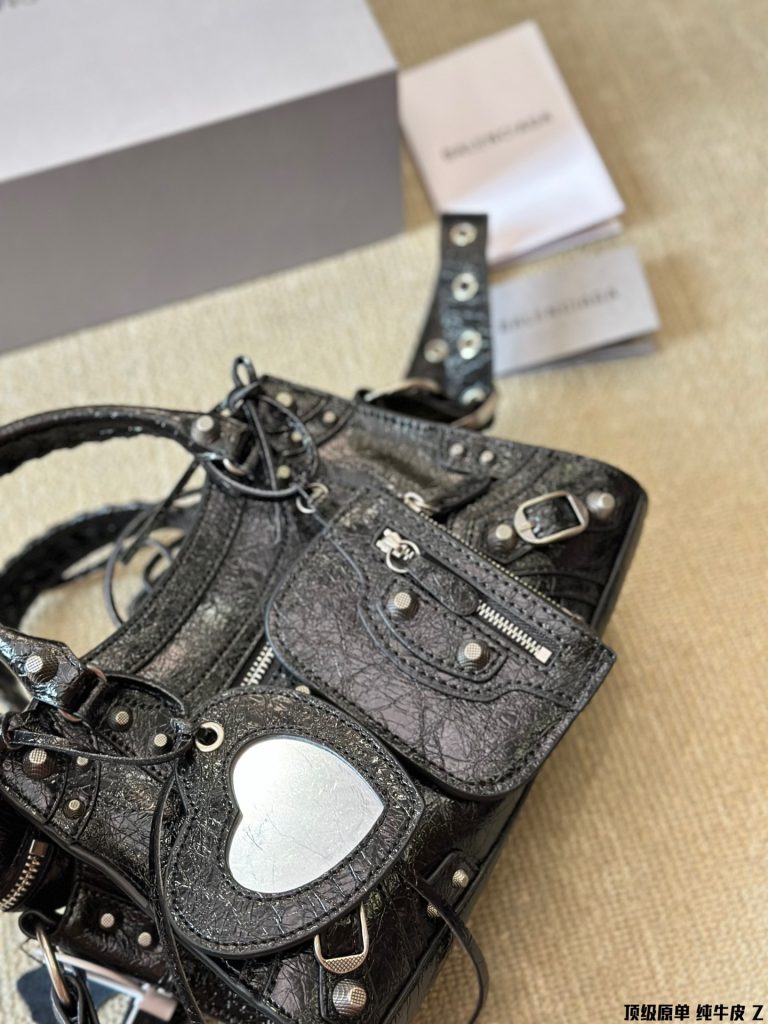 BALENCIAGA バレンシアガ ミニショルダーバッグ 黒 1色入 🖤 - 画像 6