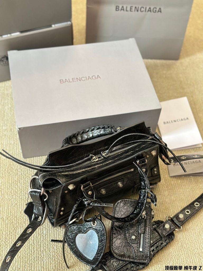 BALENCIAGA バレンシアガ ミニショルダーバッグ 黒 1色入 🖤 - 画像 7
