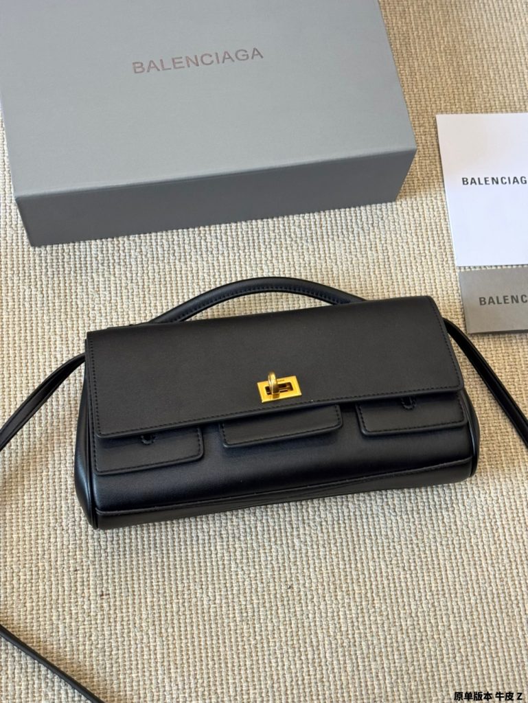 バレンシアガ ブリーフバッグ ブラック 1色入 💼 - 画像 5