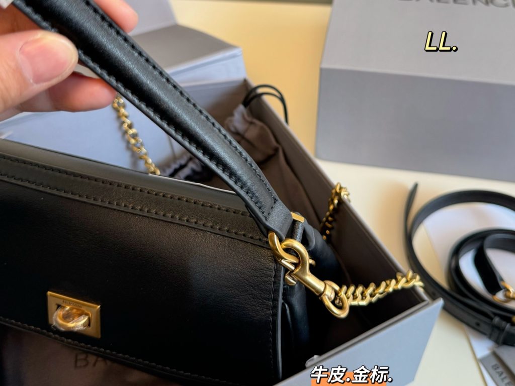 バレンシアガ ミニショルダーバッグ 黒 金具 レザー 4色入 🖤 - 画像 7
