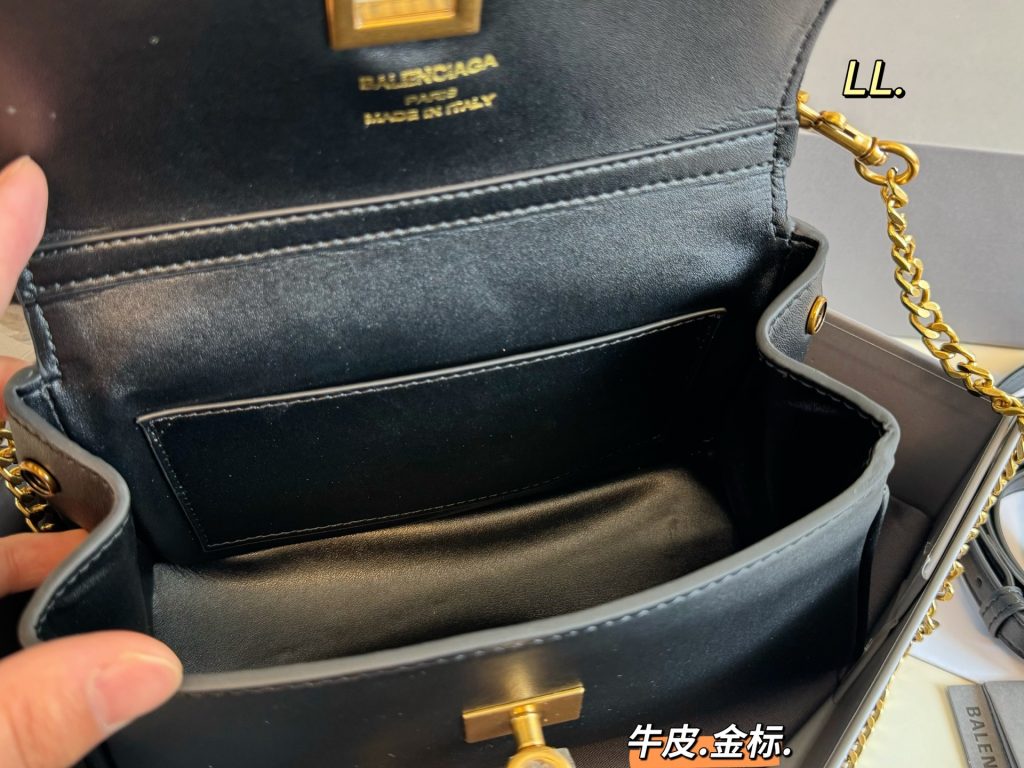 バレンシアガ ミニショルダーバッグ 黒 金具 レザー 4色入 🖤 - 画像 8