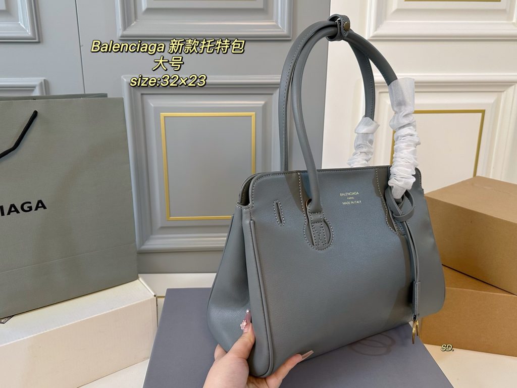 Balenciaga バッグ 32×23 グレー 1色入 🖤 - 画像 2
