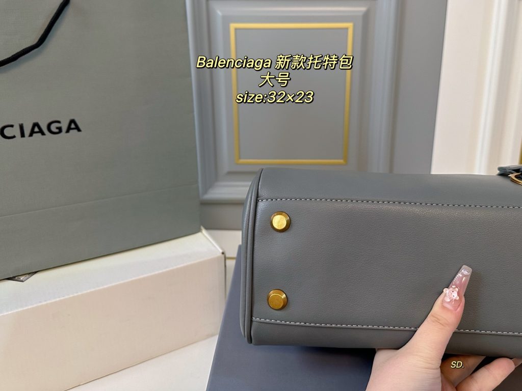 Balenciaga バッグ 32×23 グレー 1色入 🖤 - 画像 4