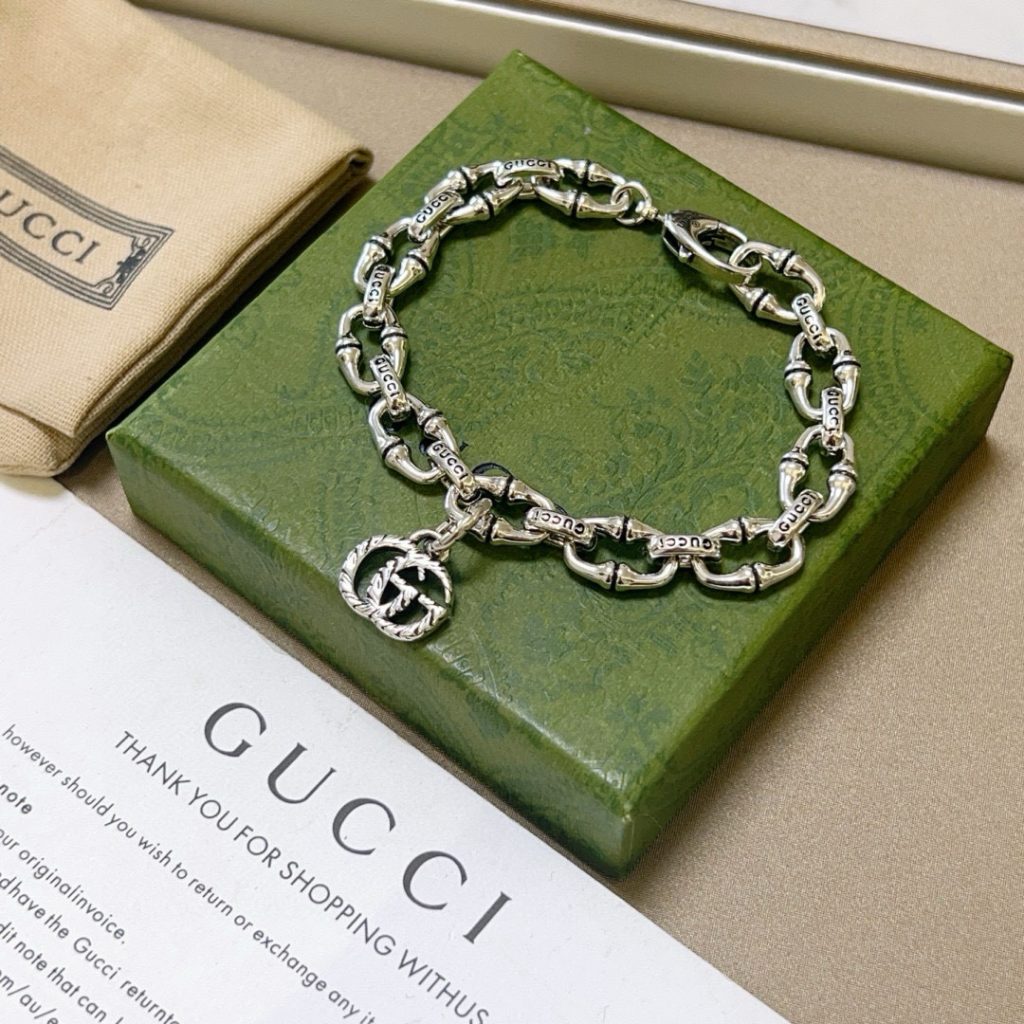 グッチ ブレスレット メンズ 銀色 シルバートーン 二重構造 高級感 時計と合わせやすい 💎 - 画像 2