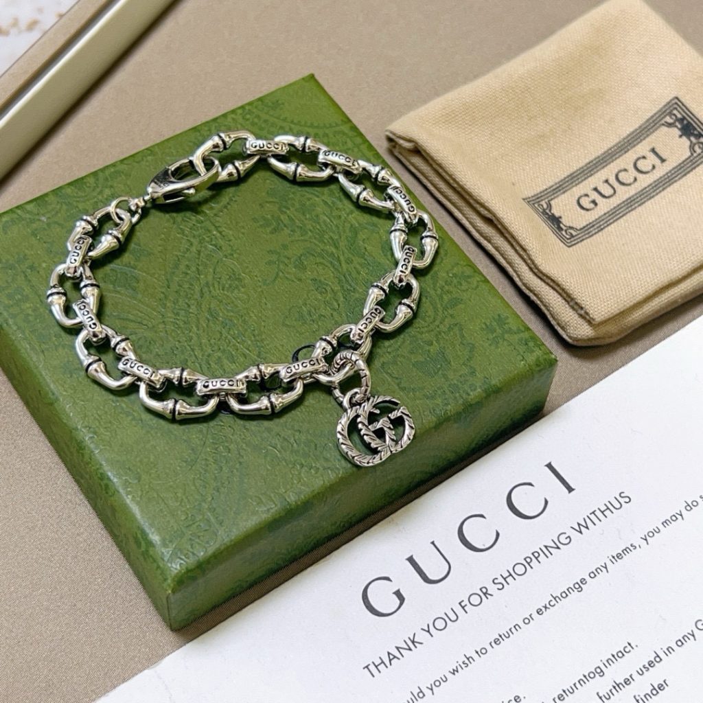 グッチ ブレスレット メンズ 銀色 シルバートーン 二重構造 高級感 時計と合わせやすい 💎 - 画像 7