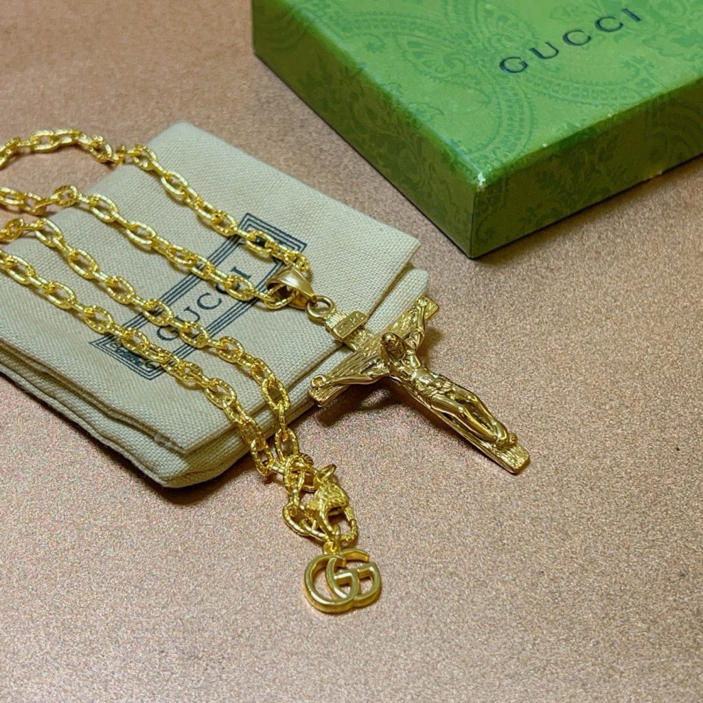 GUCCI クロス ネックレス 1色入 💎 - 画像 8
