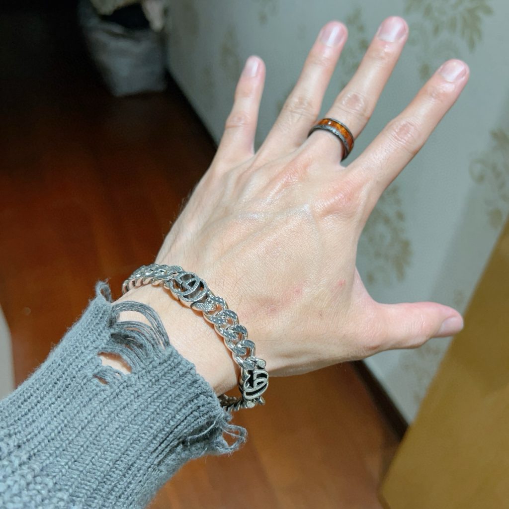 GUCCI ブレスレット シルバー 男性向け メンズ ファッションアクセサリー 🌟 - 画像 3
