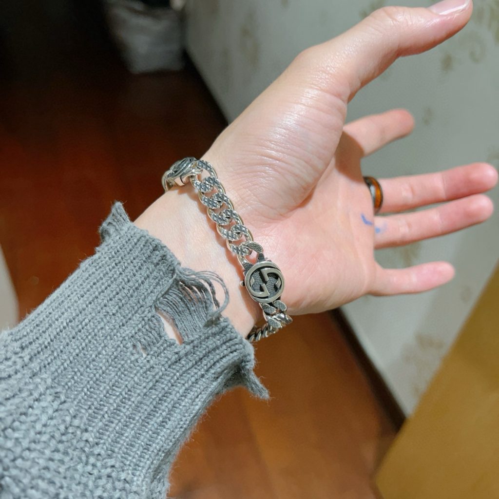 GUCCI ブレスレット シルバー 男性向け メンズ ファッションアクセサリー 🌟 - 画像 4