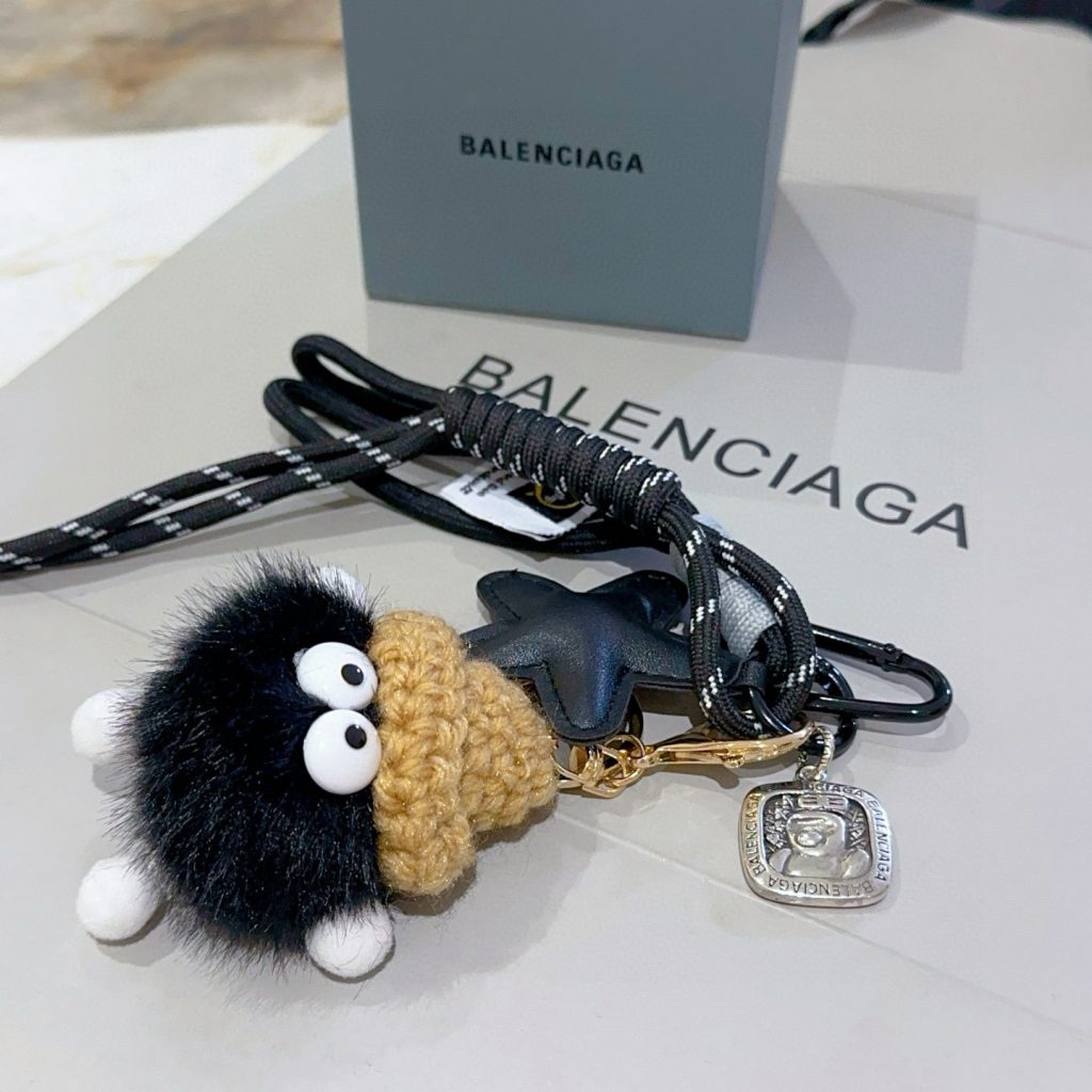 BALENCIAGA ポムポムキーホルダー かわいい 2色入 🐾 - 画像 6