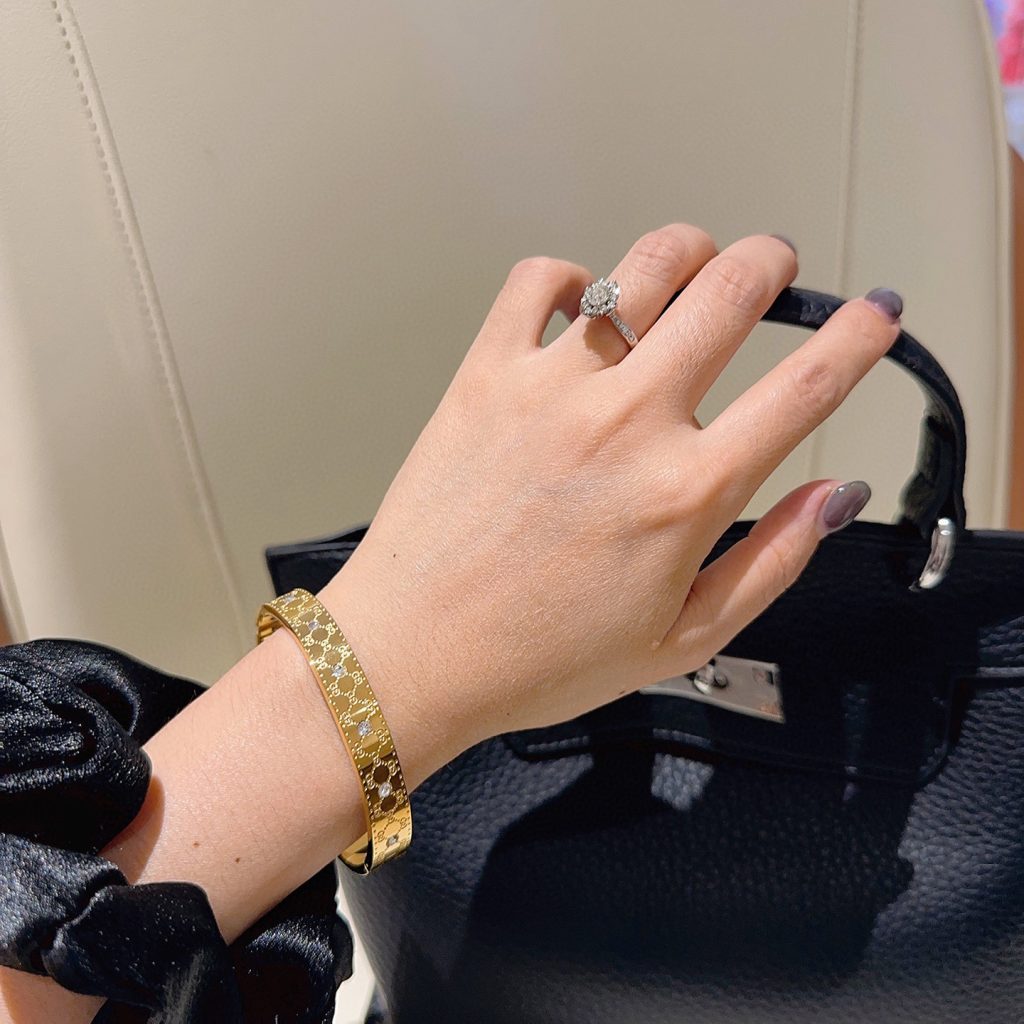 ゴージャスな GUCCI ブレスレット 1色入 💍 - 画像 3