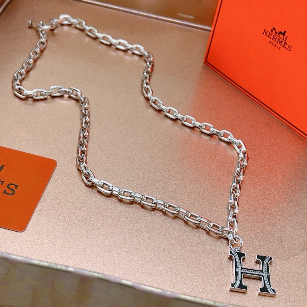 エレガントな HERMES ネックレス メンズ シルバー 1色入 💎 - 画像 2