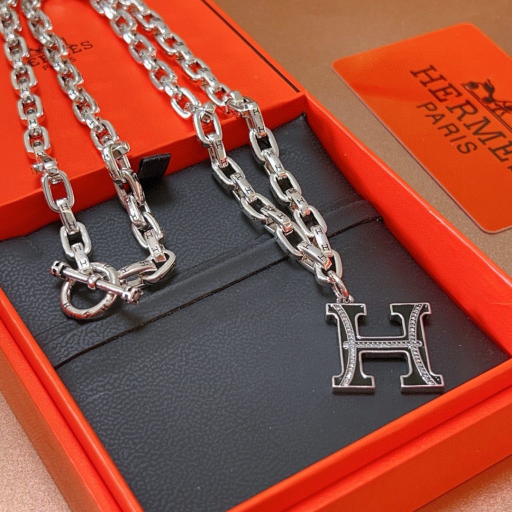 エレガントな HERMES ネックレス メンズ シルバー 1色入 💎 - 画像 5