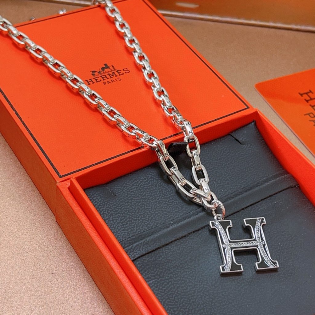 エレガントな HERMES ネックレス メンズ シルバー 1色入 💎 - 画像 7