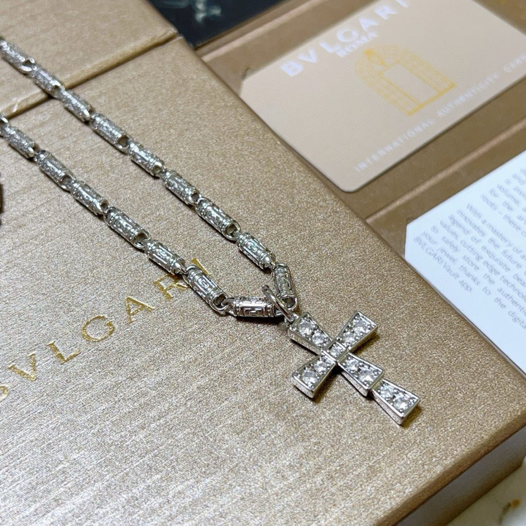 BVLGARI ネックレス クロス 2色入 💎 - 画像 5