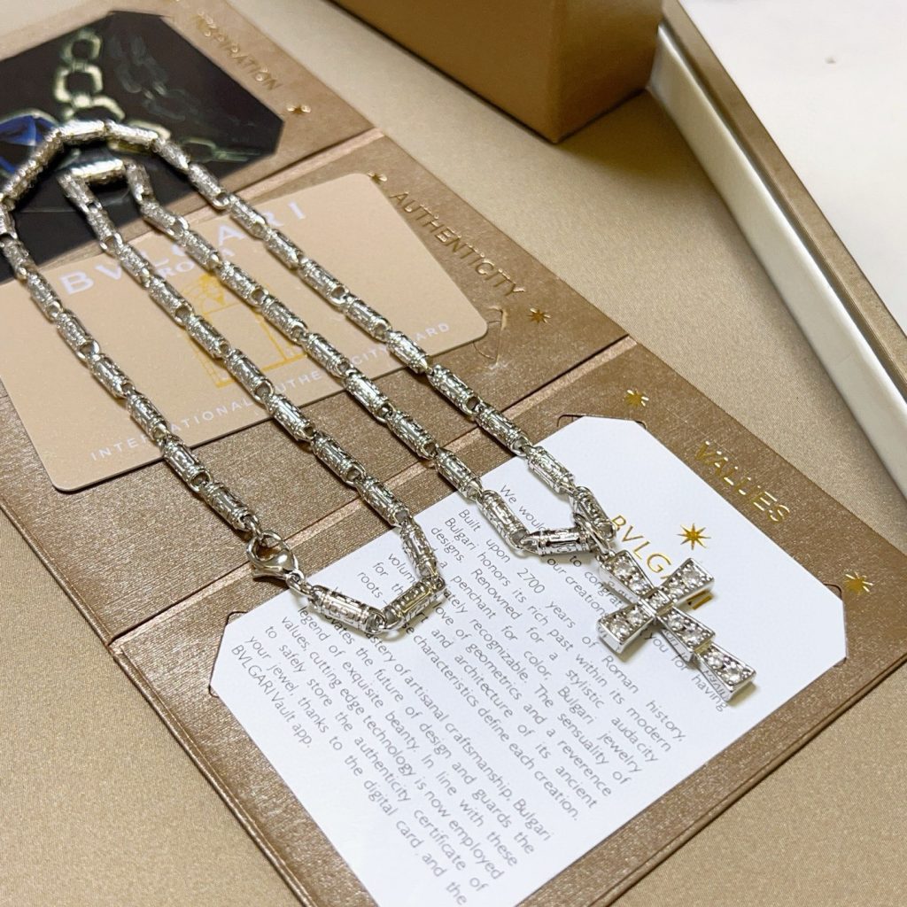 BVLGARI ネックレス クロス 2色入 💎 - 画像 7