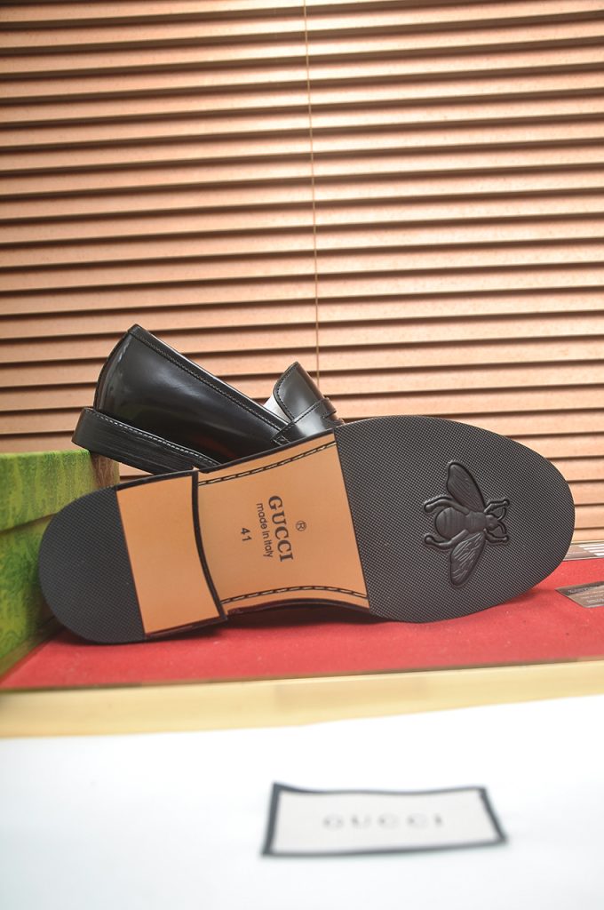 GUCCI メンズ ローファー 黒 41 本革 イタリア製 2色入 🥾 - 画像 7