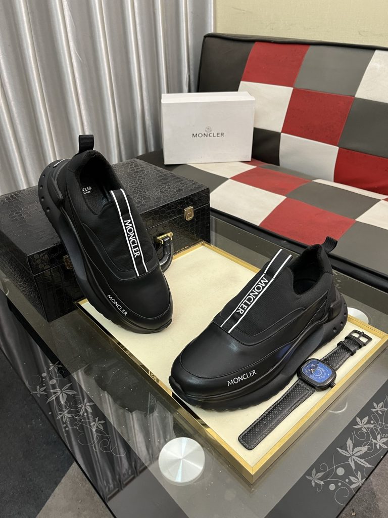 モノクレ メンズスニーカー 黒 ロゴ付き 簡単に履けるスリッポン イタリア製 🖤 - 画像 3
