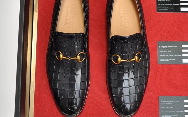 物価高でも選びやすい靴：Gucciを自然に取り入れる