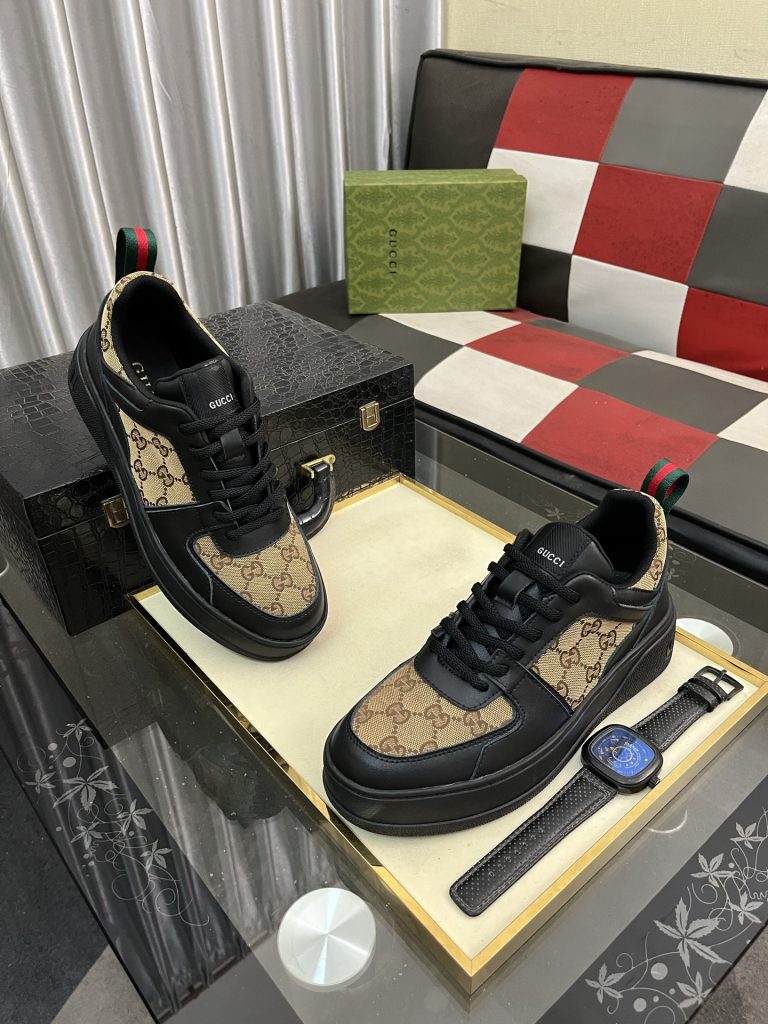 高級感のある GUCCI メンズ スニーカー ブラック ベージュ プレーンレースアップ 4色入 🍀 - 画像 3
