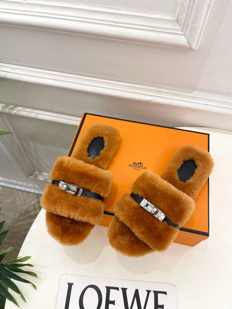 HERMÈS ファー フラットシューズ レディース ブラウン 37 オリーブ色 ファー ミュール 1枚 ✨ - 画像 3