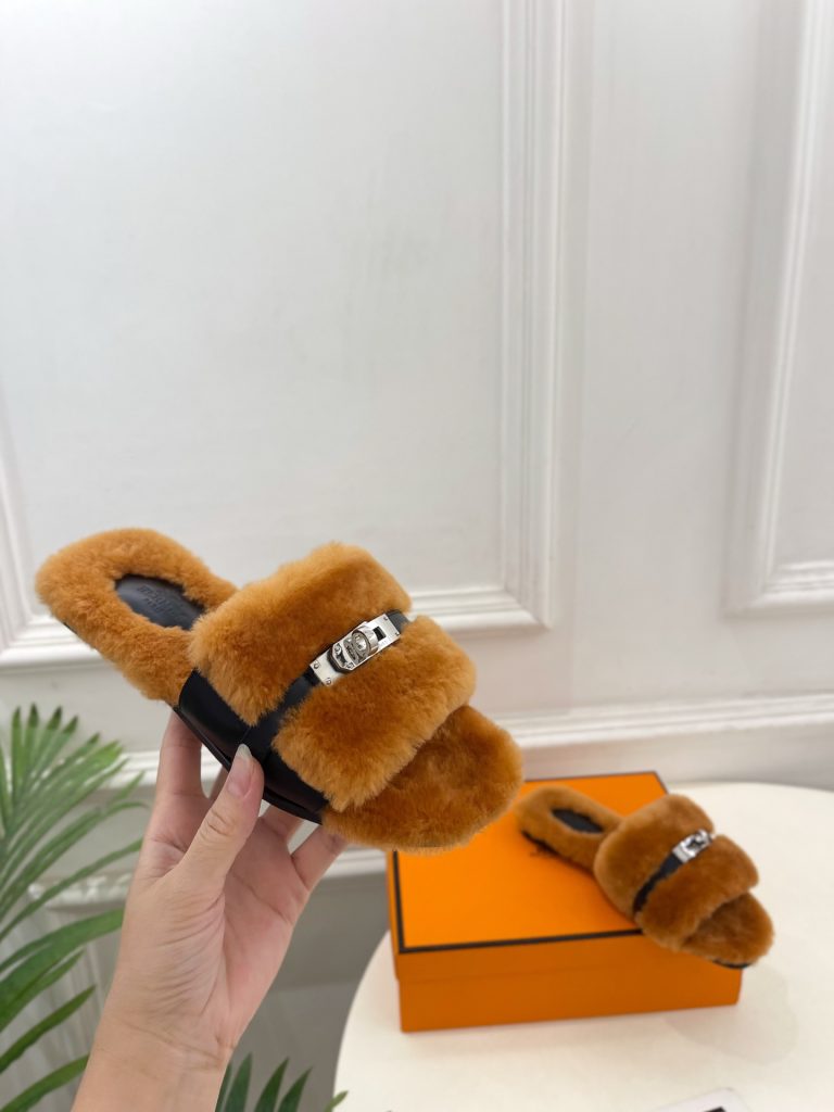 HERMÈS ファー フラットシューズ レディース ブラウン 37 オリーブ色 ファー ミュール 1枚 ✨ - 画像 4