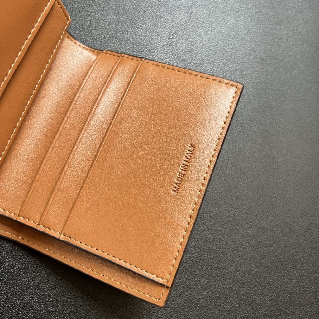 CELINE セリーヌ レザーワallet ブラウン 二つ折り 小銭入れ付き 1色入 - 画像 6