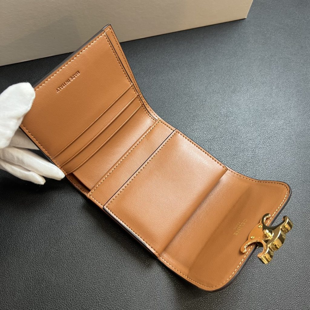 CELINE セリーヌ レザーワallet ブラウン 二つ折り 小銭入れ付き 1色入 - 画像 8