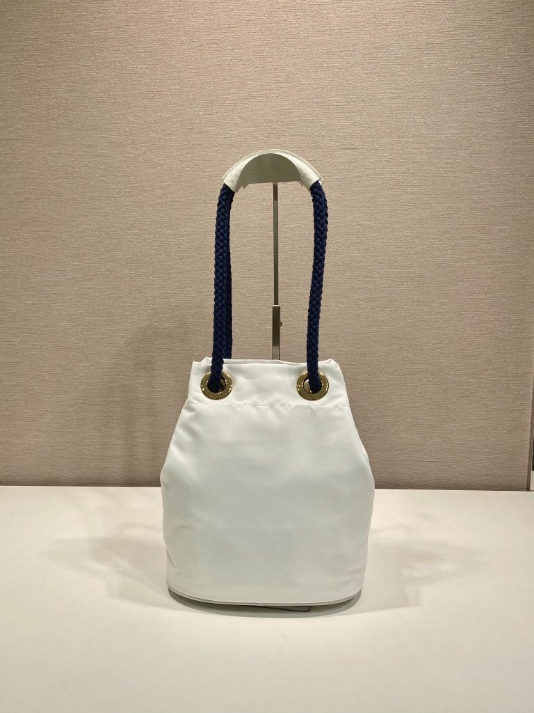 プラダ バッグ ホワイト×ネイビー バスケットバッグ 1色入 - 画像 4