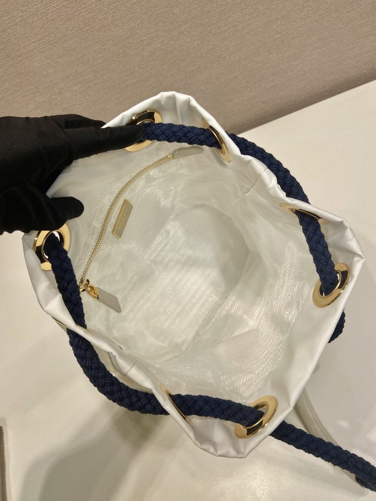 プラダ バッグ ホワイト×ネイビー バスケットバッグ 1色入 - 画像 8