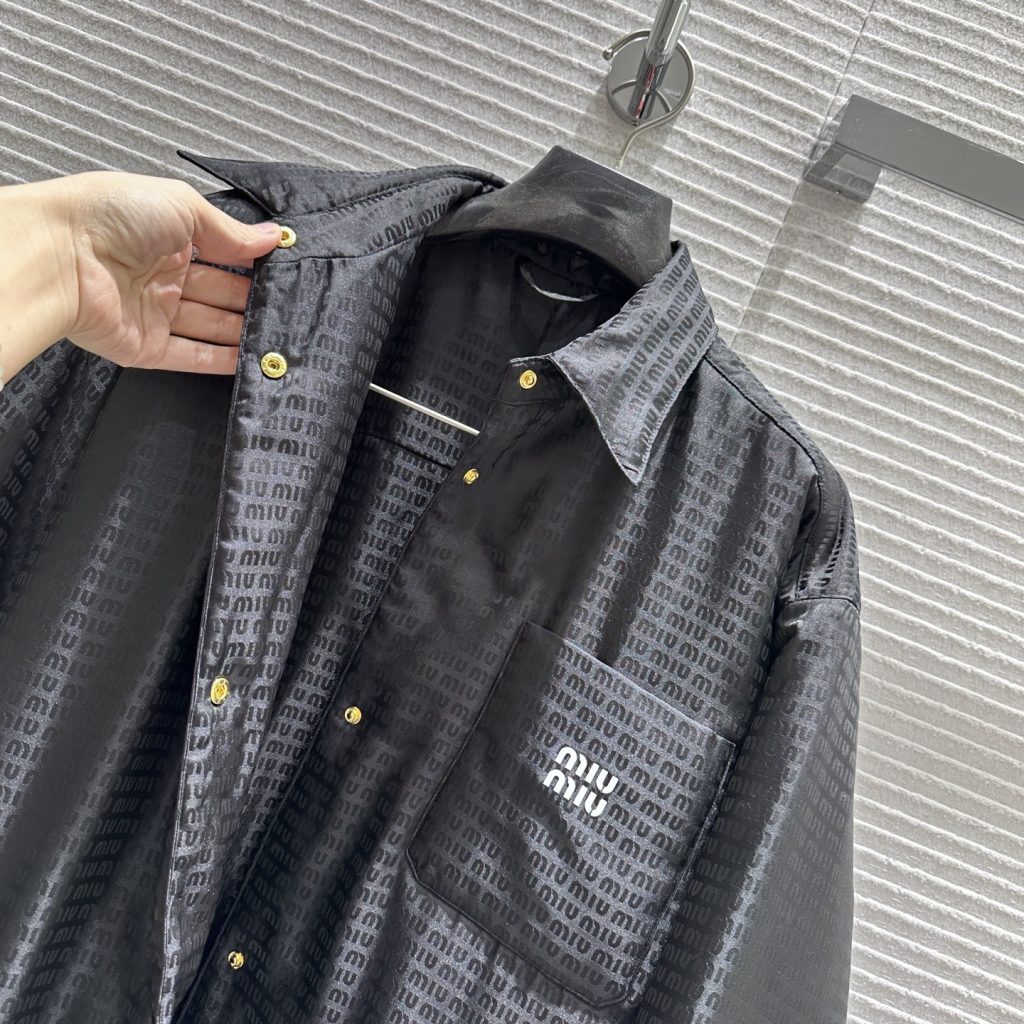 MIU MIU ロゴパネル オーバーサイズ ブラック - 画像 5