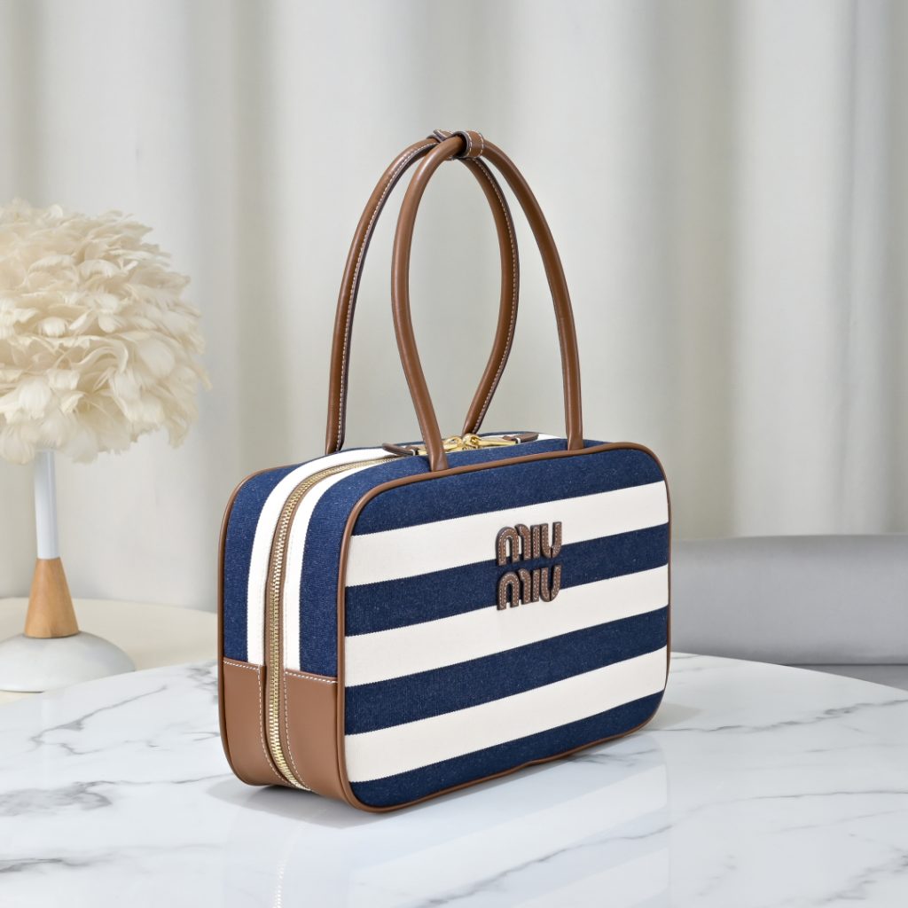 Miu Miu 5BB117 公文バッグ 大容量 キャンバス ブルー - 画像 2