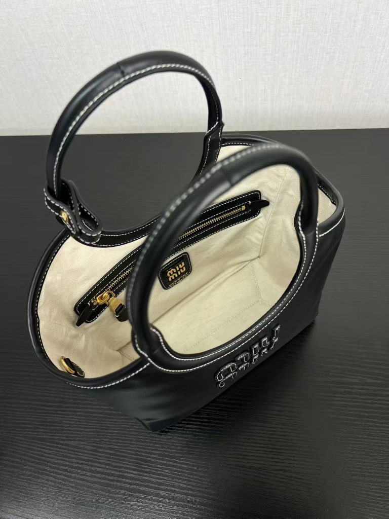 MIU MIU バッグ|コンパクト|黒|レザー - 画像 8