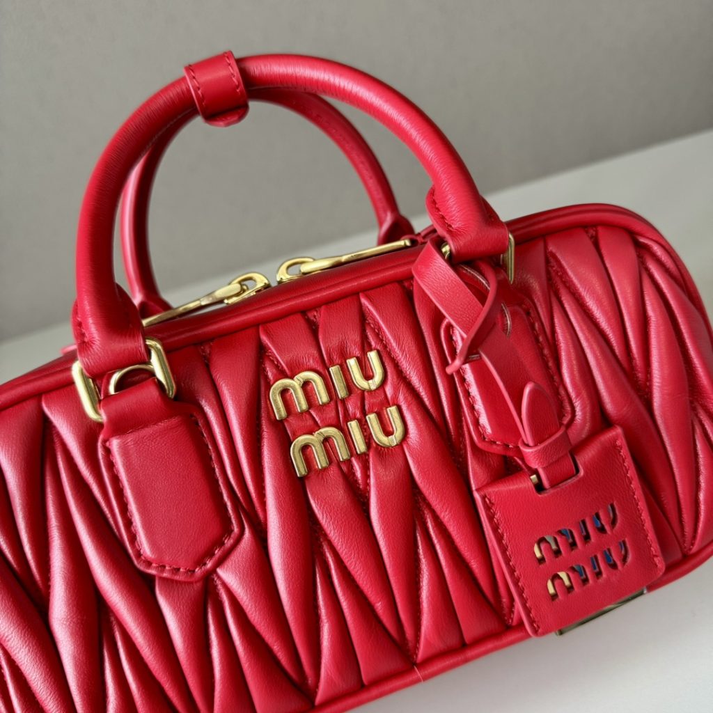 Miu Miu ミュウミュウ ブリーフケース ミニハンドバッグ 軽量 レッド 革製 - 画像 5