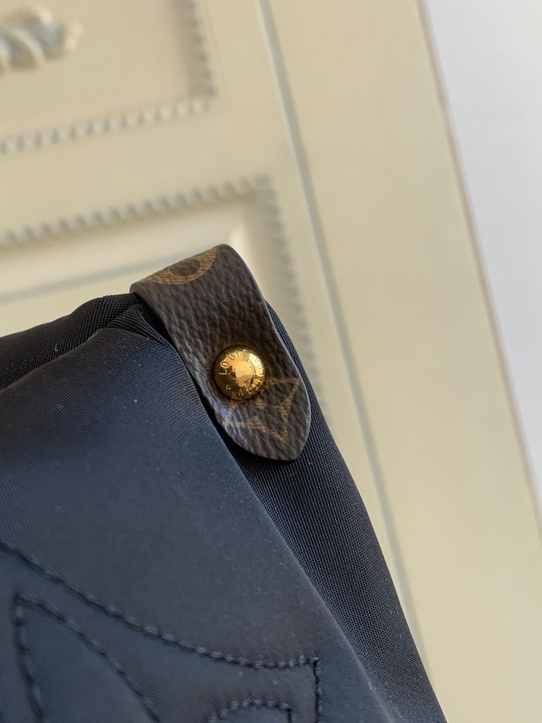 冬限定 LOUIS VUITTON　ルイヴィトン オンザゴー GM　ONTHEGO　ハンドバッグ2種　モノグラム　レディース　LVトートバッグ　プレゼント - 画像 6