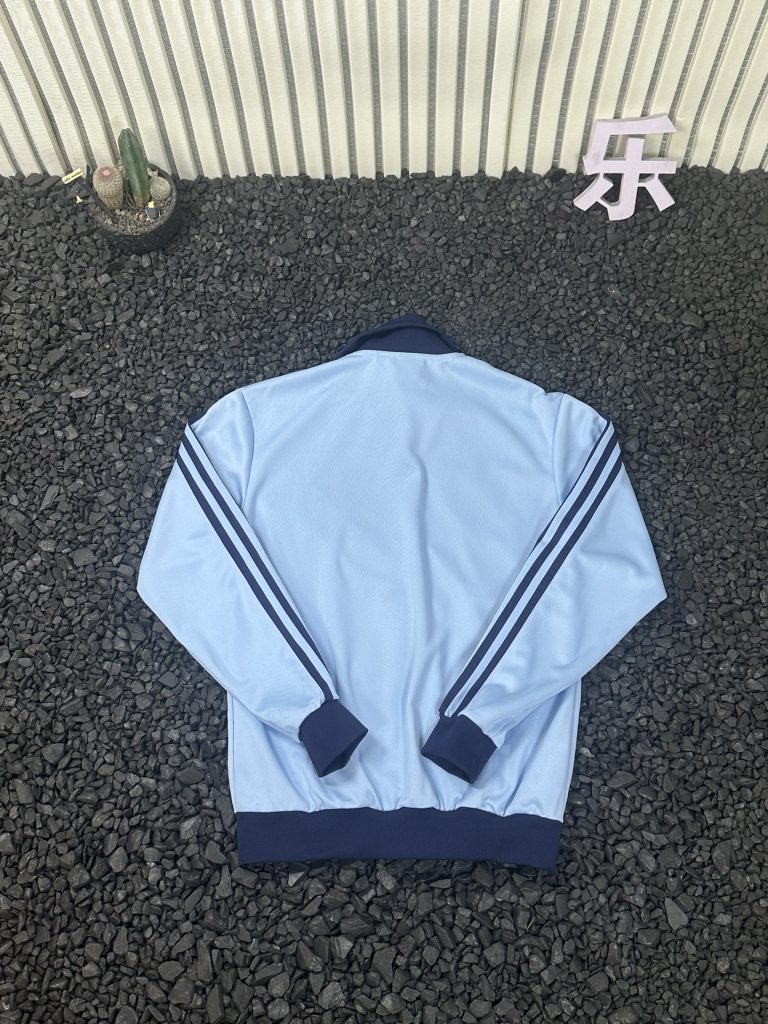 adidas トラックジャケット オリジナルス ミニロゴ チェーン付き ライトブルー/ネイビー ナイロン - 画像 2